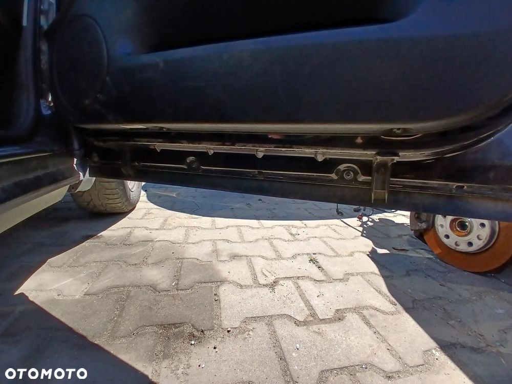 Volkswagen Passat B5 Lift Drzwi Przód Przednie Prawe Kolor LC9Z - 3