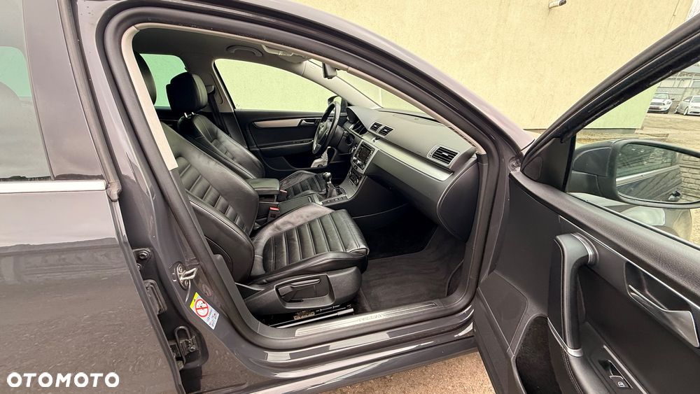Volkswagen Passat 2.0 TDI BlueMotion Technology Highline - 36