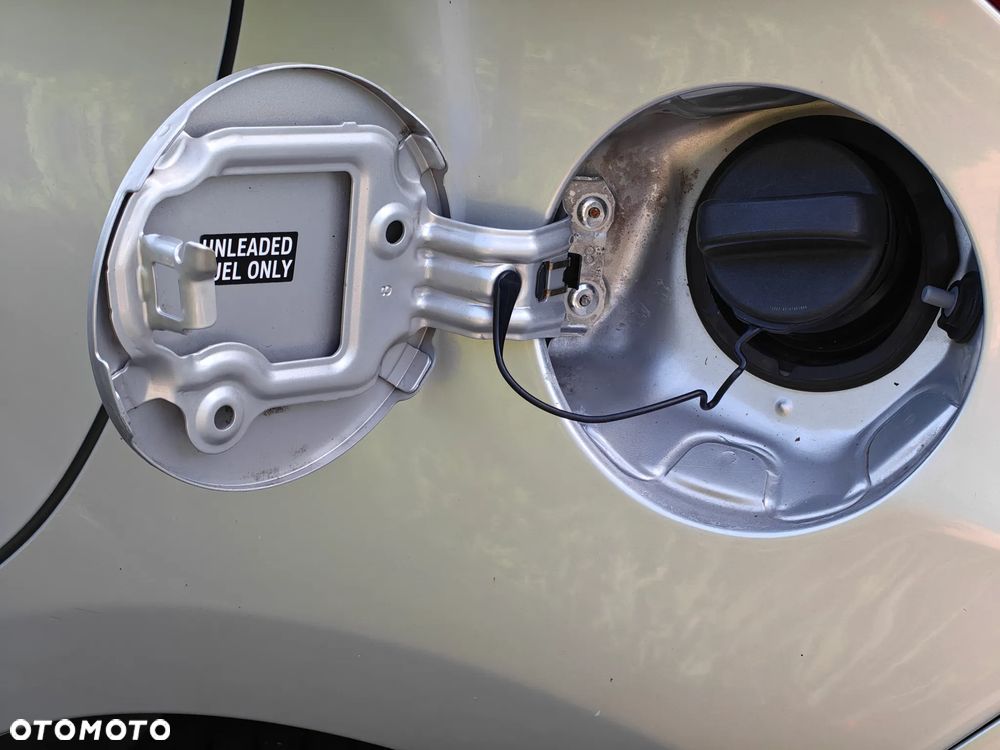 Toyota Yaris 1.0 Premium EU6 - 31