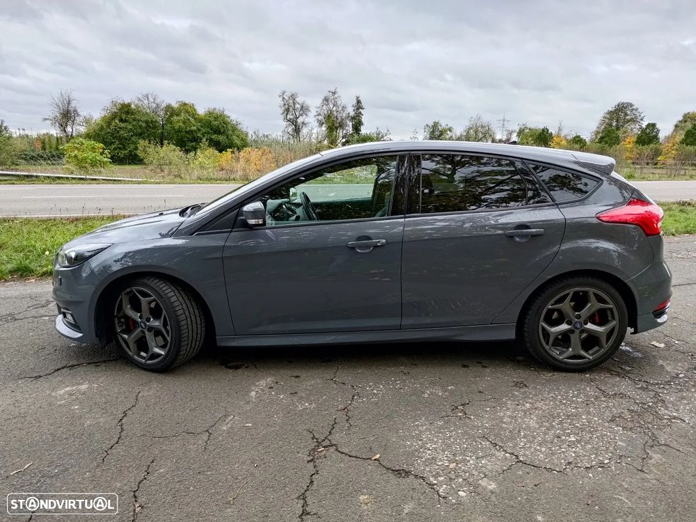 Ford Focus 2.0 EcoBoost ST c/ Pack Pele Exclusiva - 3
