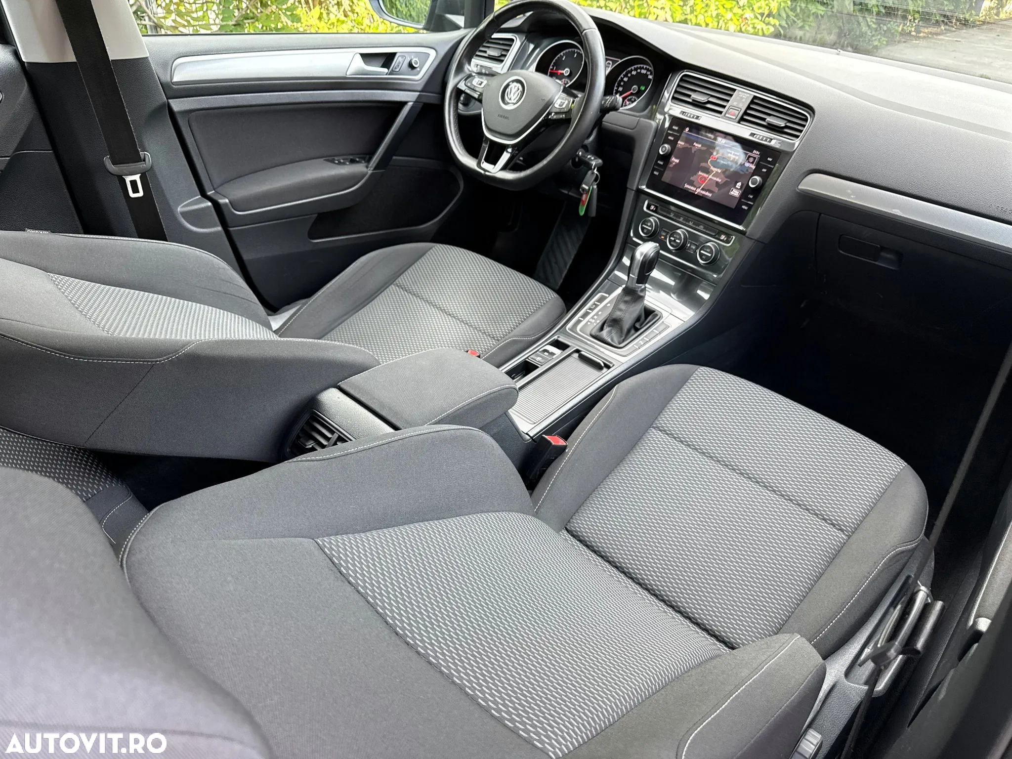 Volkswagen Golf 1.6 TDI DSG Comfortline - 10