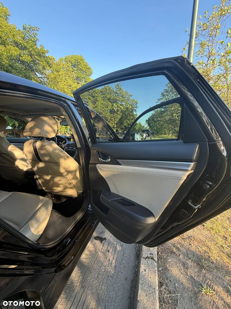 Honda Civic 1.5 T Executive - 14