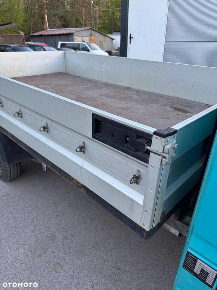 Mercedes-Benz Sprinter - 15