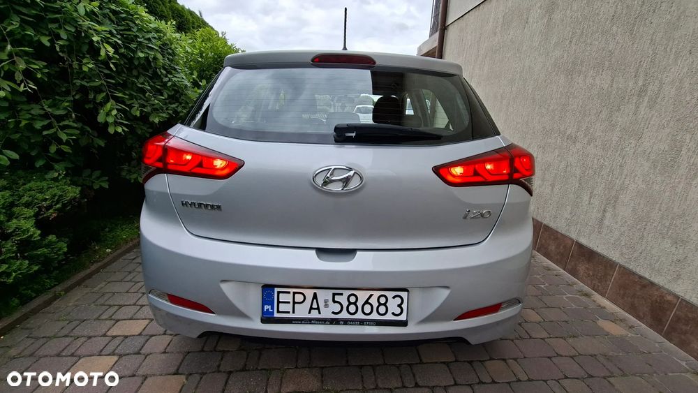 Hyundai i20 blue 1.2 - 4