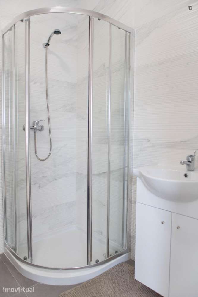 Quarto - localizado em Rio Tinto Porto - Grande imagem: 5/21