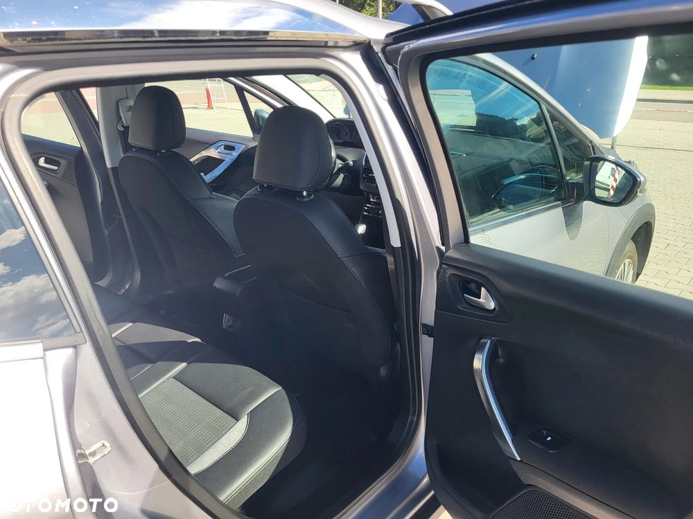 Peugeot 2008 - 11