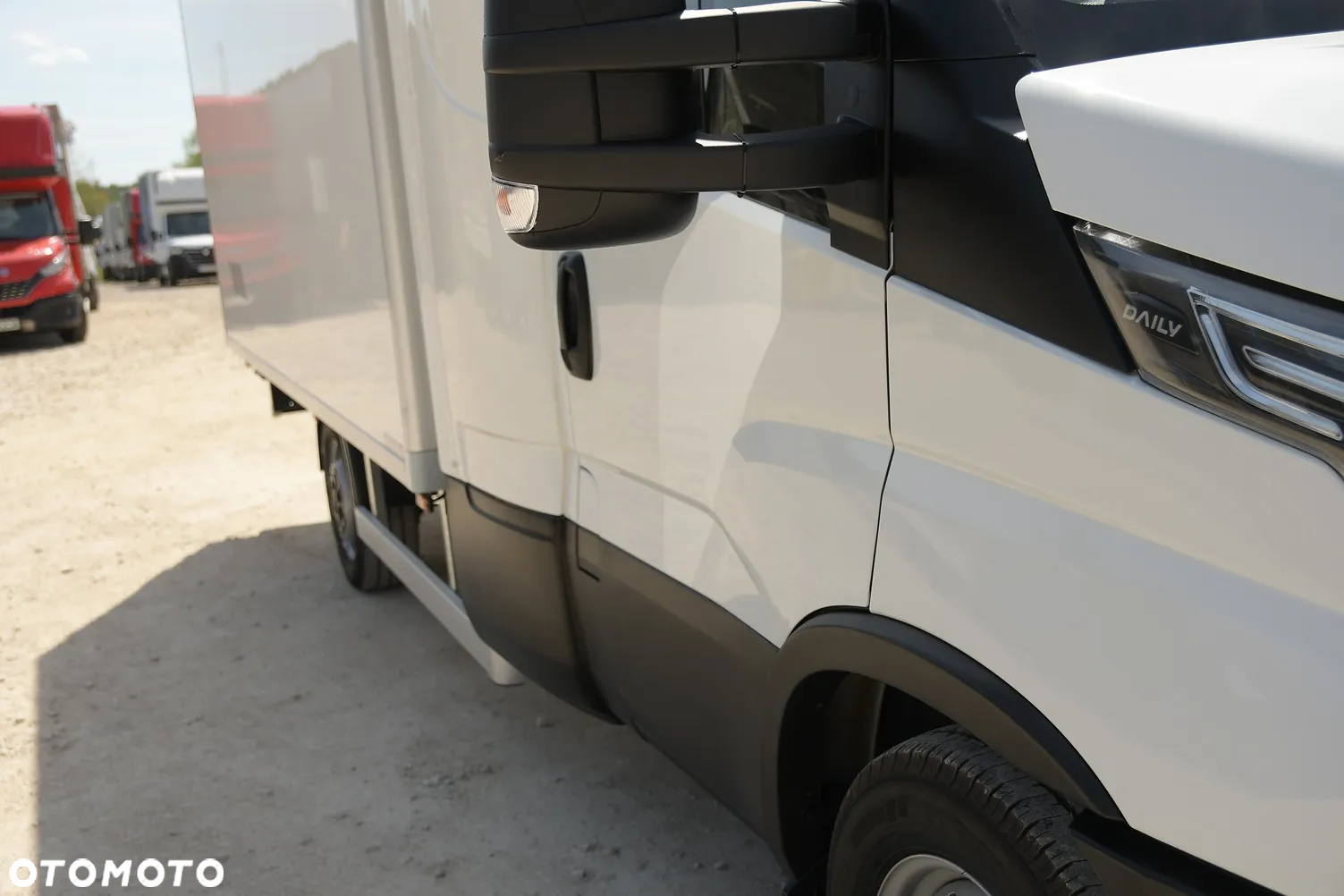 Iveco DAILY 35-180 HiMATIC Mroźnia +25/-25 * 7 PALET * THERMO KING V300 MAX * Salon PL - 14