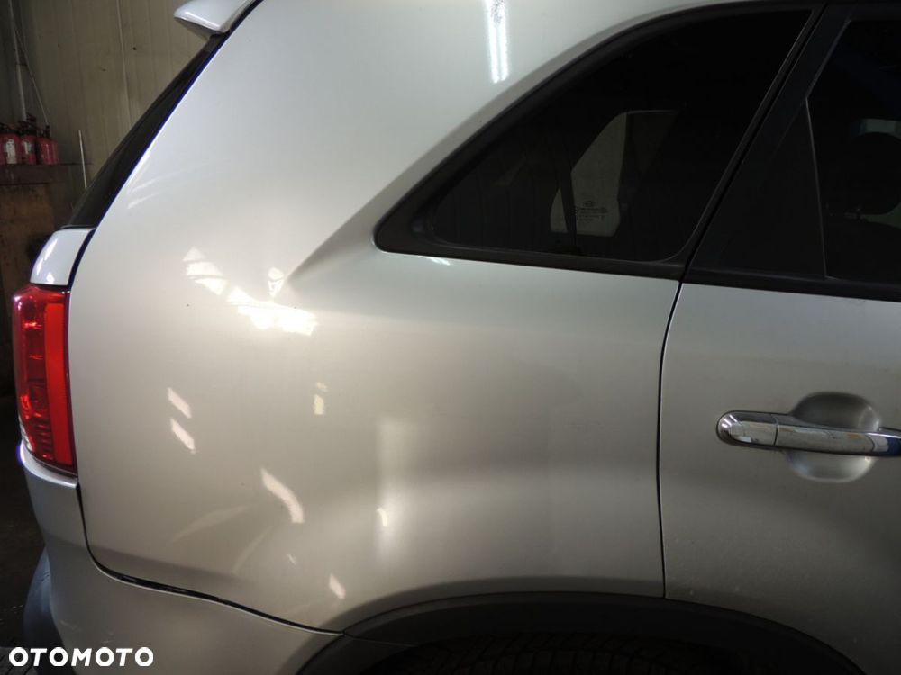 Ćwiartka nadwozia prawy tył KIA Sorento II '10 4WD - 1
