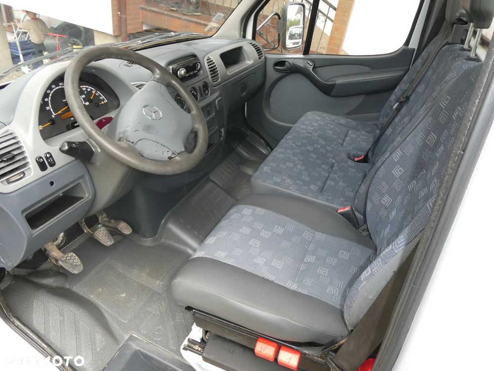 Mercedes-Benz SPRINTER - 22