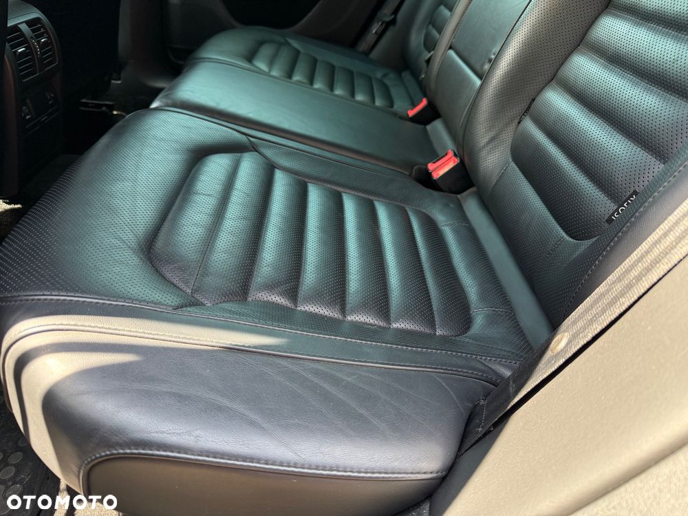Volkswagen Passat 2.0 TDI 4Mot Highline DSG - 19