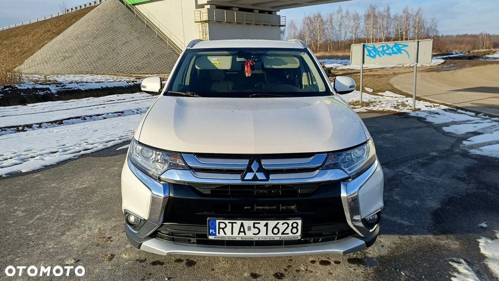 Mitsubishi Outlander - 8