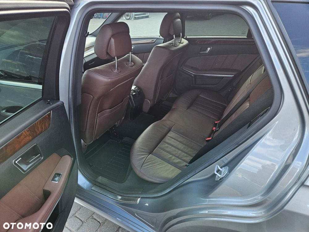 Mercedes-Benz Klasa E 300 BlueTEC 7G-TRONIC Elegance - 11