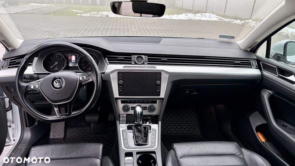 Volkswagen Passat - 11