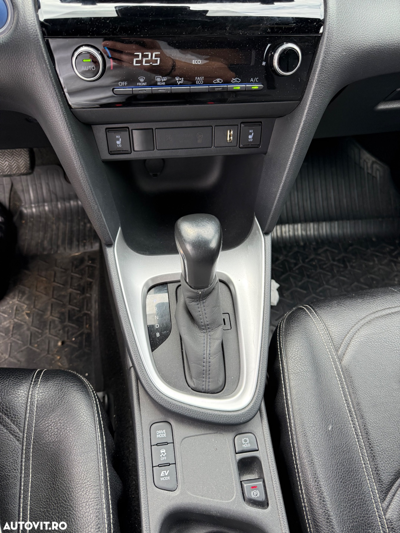 Toyota Yaris Cross 1.5 VVT-i HSD 4x2 Dynamic - 14