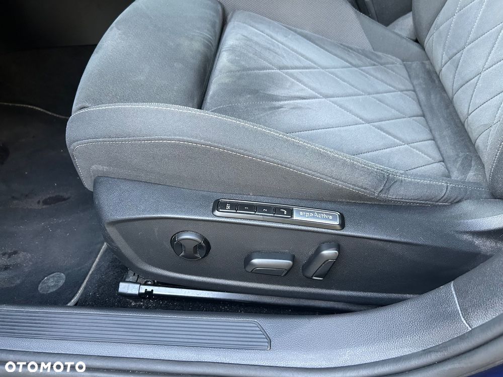 Volkswagen Golf 2.0 TDI Style DSG - 19