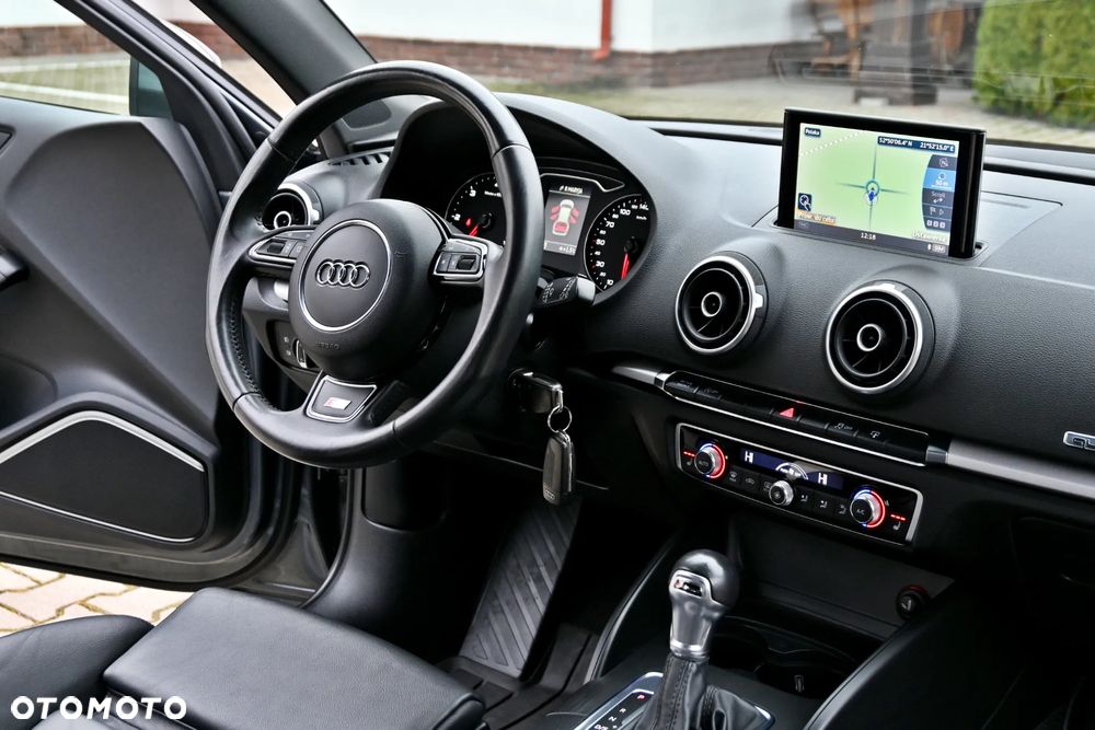 Audi A3 Sportback 2.0 TDI (clean diesel) quattro S tronic S line Sportpaket - 33