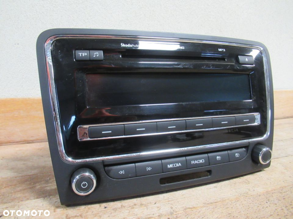 RADIO SKODA SUPERB II LIFT 3T0035186 - 2