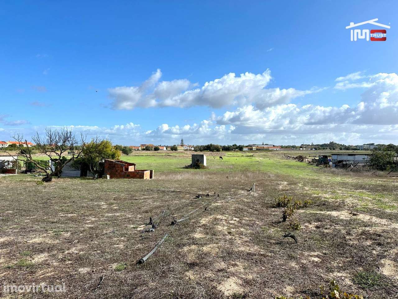 Terreno para Cultura Arvense, vinhas e damasqueiros com Anexo de 30m2 - Grande imagem: 3/37
