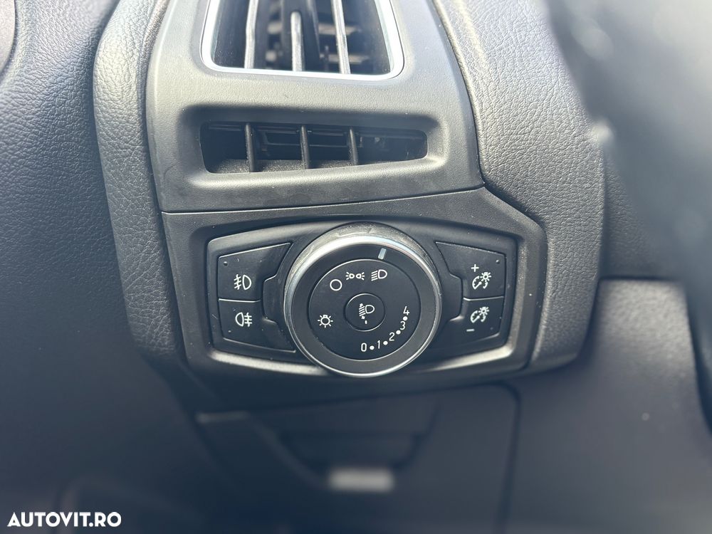 Ford Focus 1.5 TDCi Titanium - 16