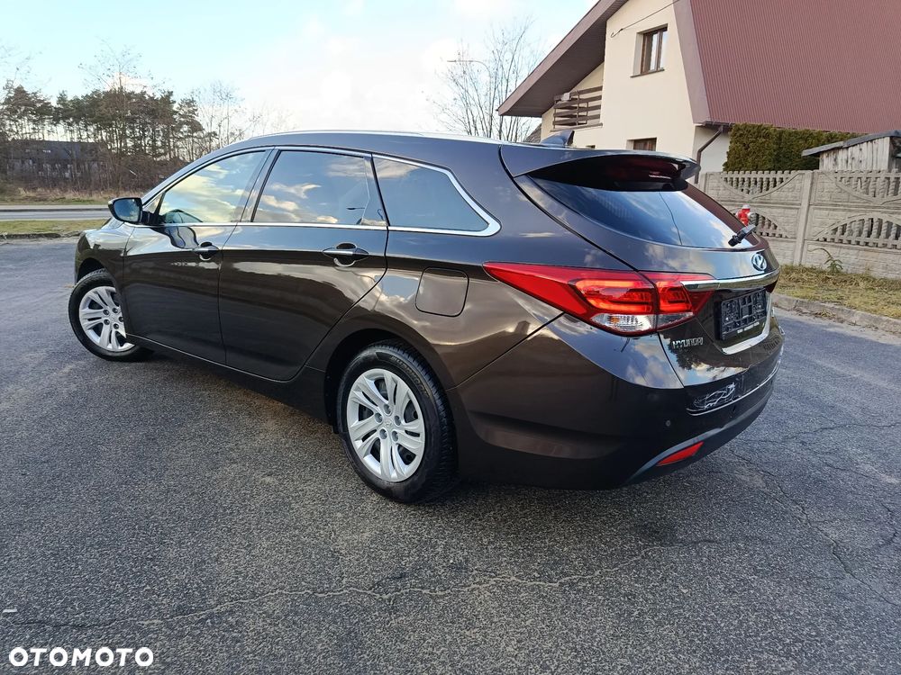 Hyundai i40 Kombi blue 1.6 Family+ - 4