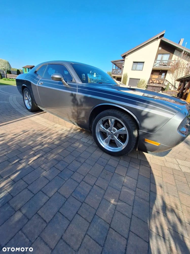 Dodge Challenger - 2