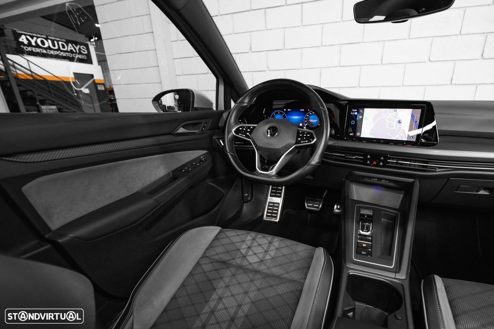 VW Golf Variant 2.0 TDi R-Line DSG - 35