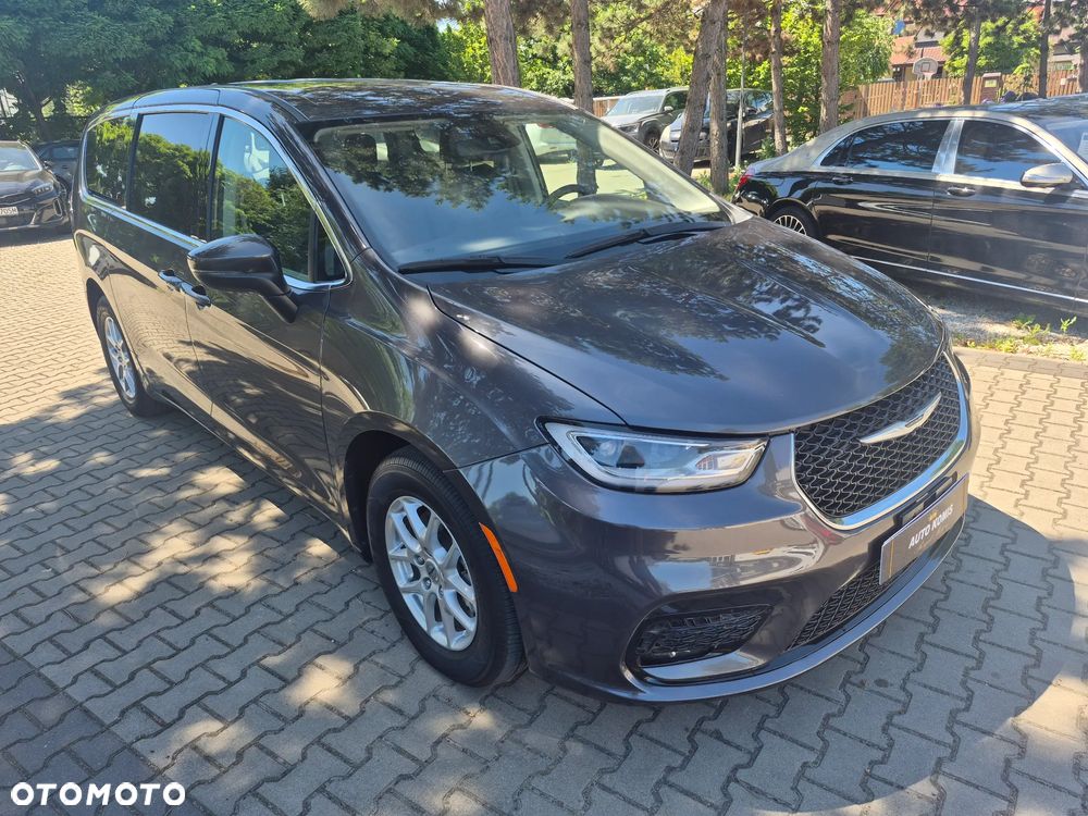 Chrysler Pacifica - 2