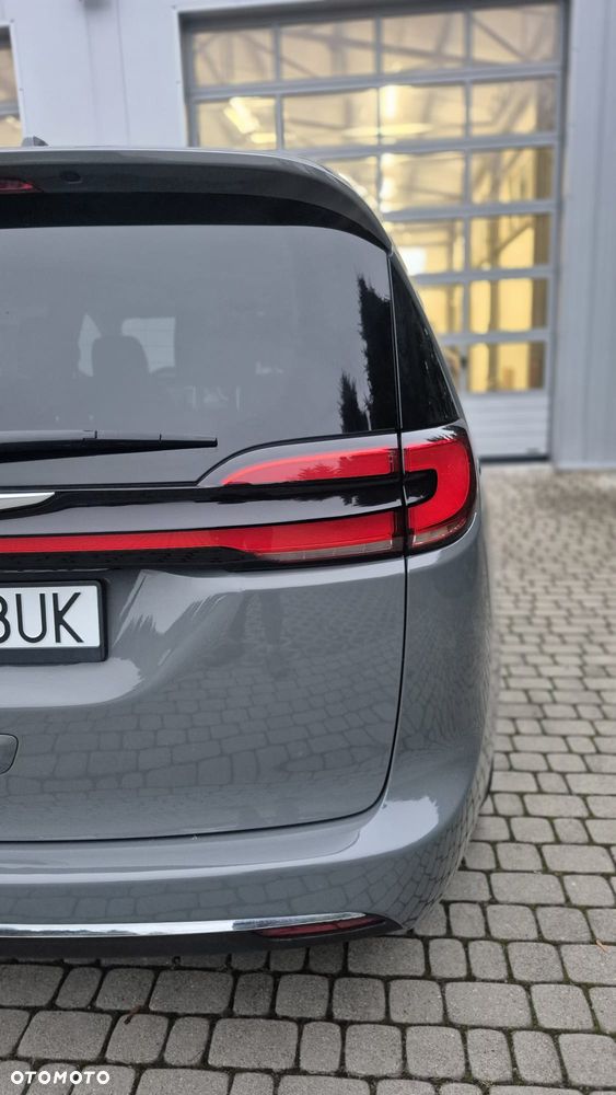 Chrysler Pacifica - 10