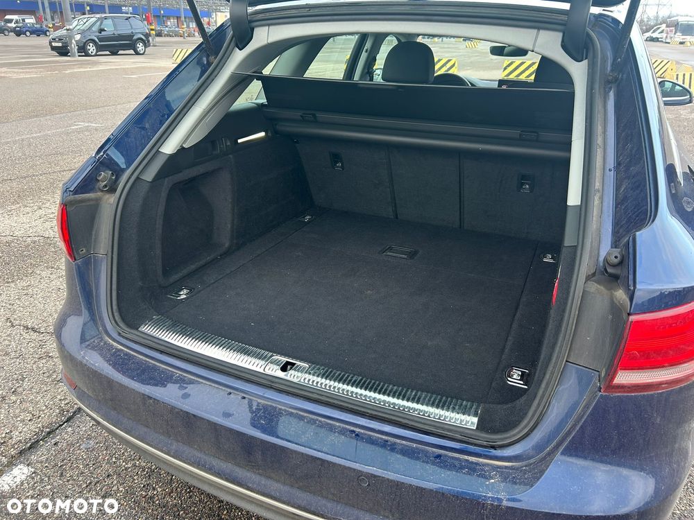 Audi A4 Avant 40 g-tron S tronic advanced - 25