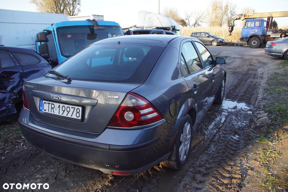 Auto na części - Ford Mondeo MK3 Lift 2.0 TDCI 130 KM 4S7Q-6006-EA 5S7R-7002-CA 2MWE 2005R Silnik Skrzynia Drzwi Maska Klapa Zderzak Błotnik Szyba Lusterko Deska Kokpit Sterownik Moduł Czujnik Licznik Kierownica Panel - 7