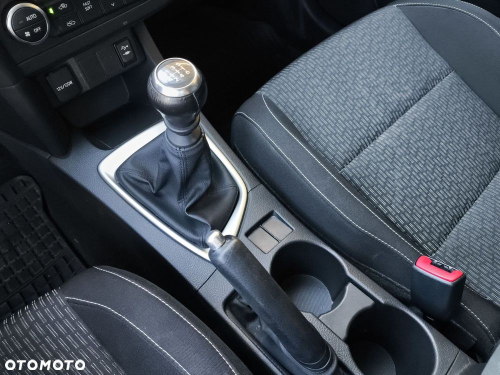 Toyota Auris 1.6 Premium - 22