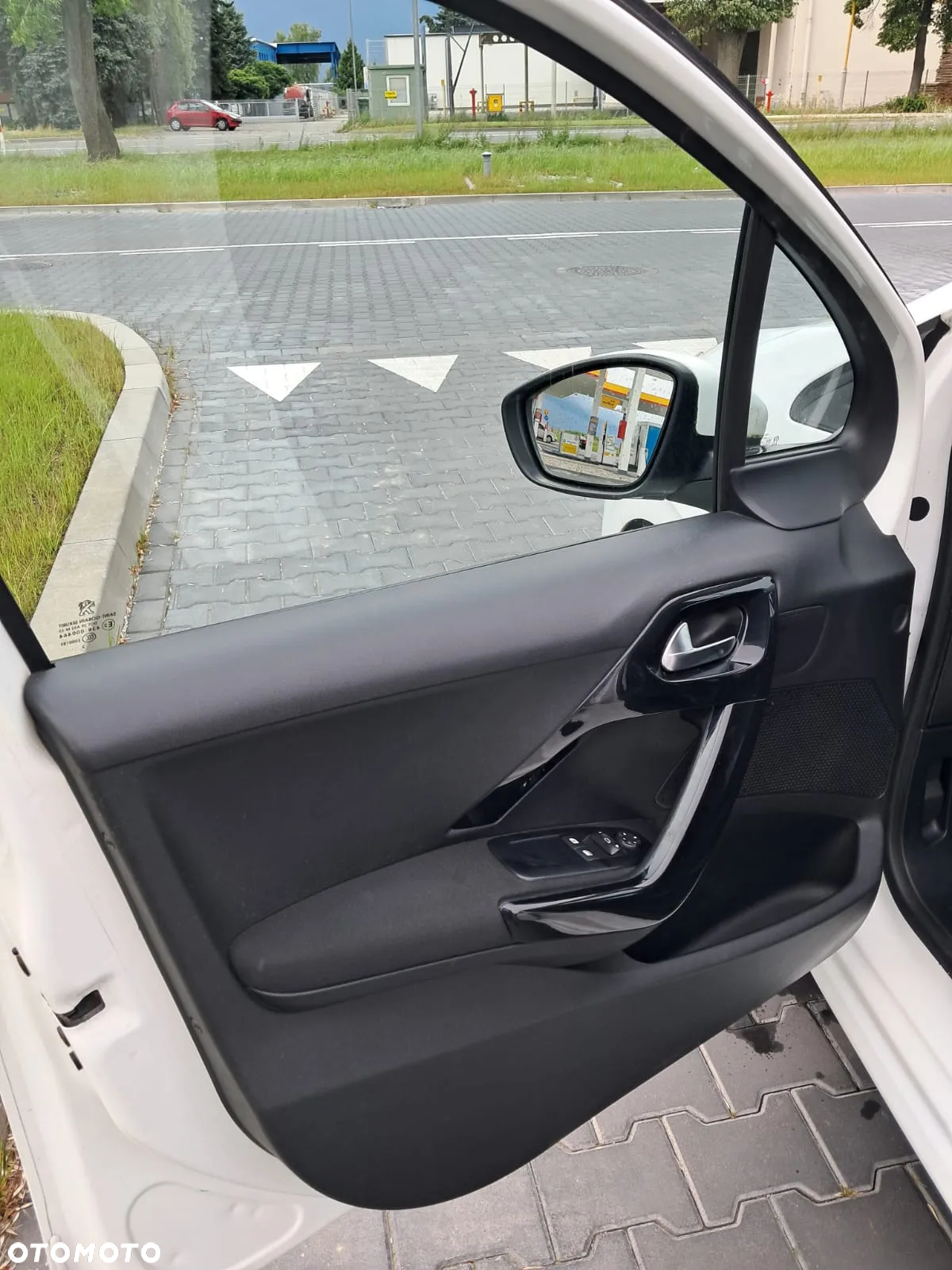 Peugeot 208 1.2 PureTech Allure - 15