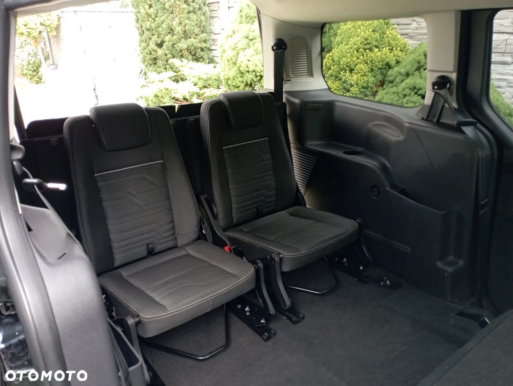 Ford Tourneo Connect Grand - 22