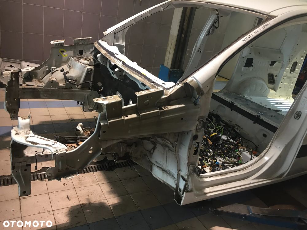 PEUGEOT PARTNER 14R ĆWIARTKA LEWA PRZÓD