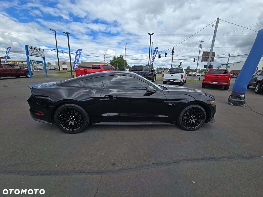 Ford Mustang 5.0 V8 GT - 2