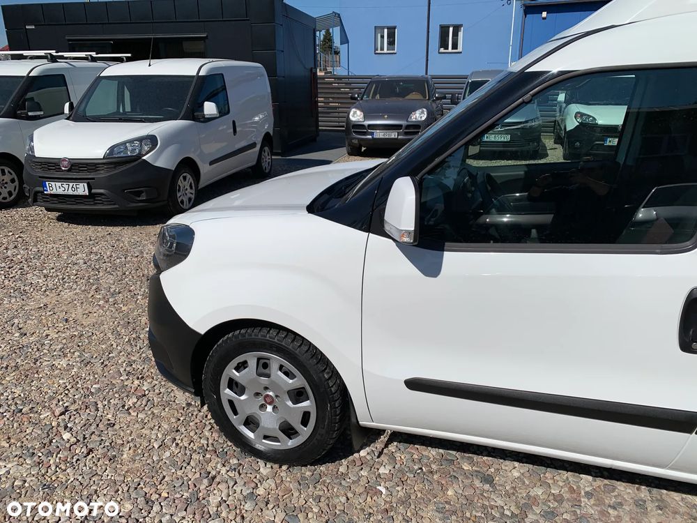 Fiat DOBLO POWER L2H2 MAXI XL Transport 2 Euro Palety Ładowność 961kg Hak 1300kg DMC 2510kg Homologacja cięż. VAT-1 Pakiet wyposażenia SX+ Podgrzewane fotele, Fabryczne radio, Halogeny, Podłokietnik, Parktroniki, Osłony przeciwbłotne, Metalowa osłona podwozia , Mocny Silnik  1600cm3 120KM MultiJet - 28