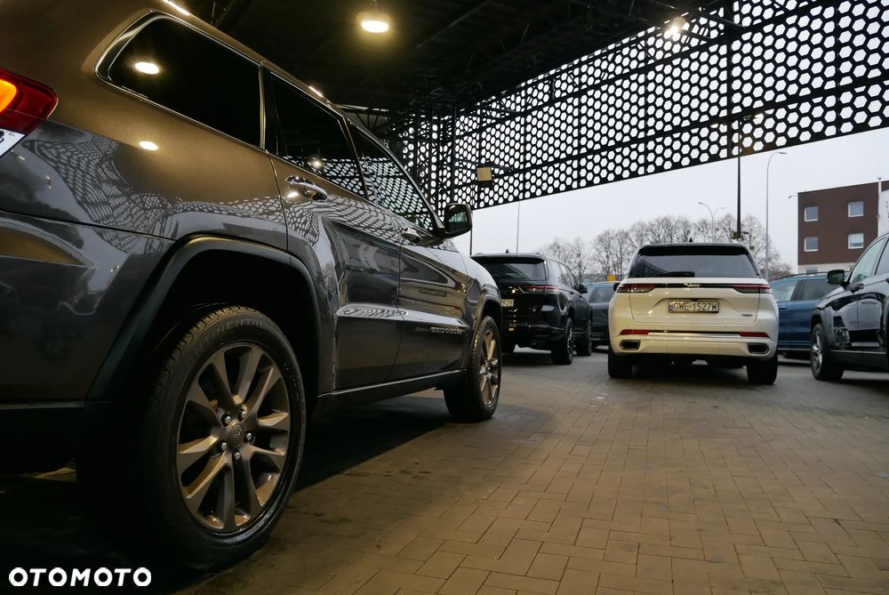 Jeep Grand Cherokee - 38