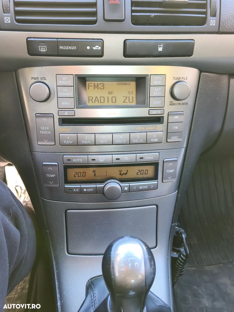 Toyota Avensis 1.8 Comfort - 7