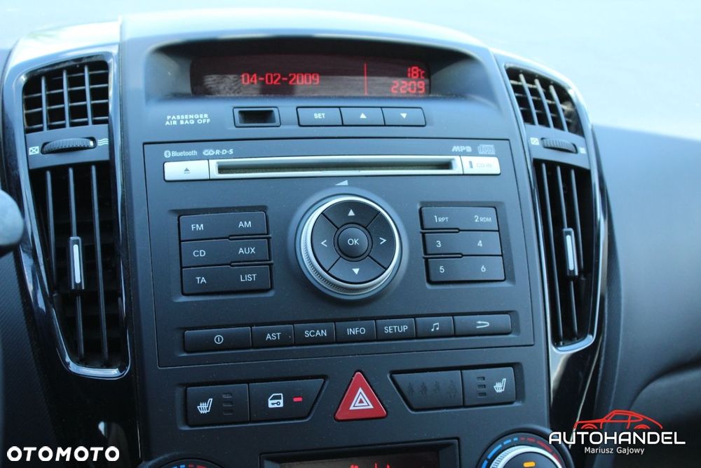 Kia Ceed - 13