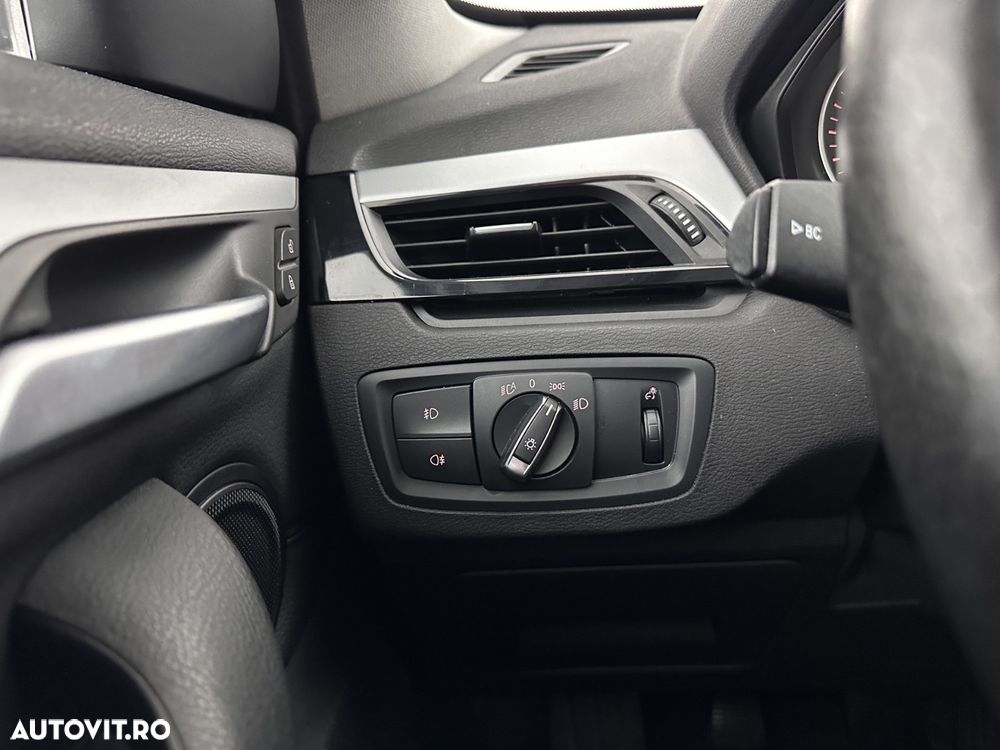 BMW X1 sDrive16d Sport Line - 24