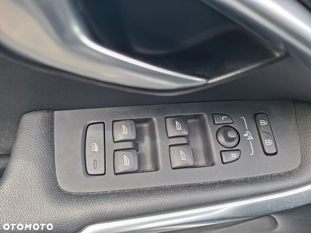 Volvo V40 D2 R-Design Summum - 26