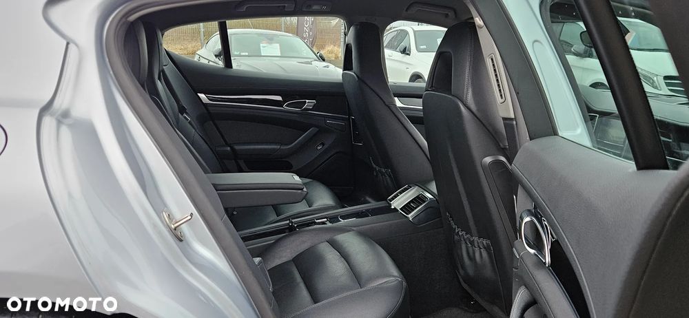 Porsche Panamera - 19