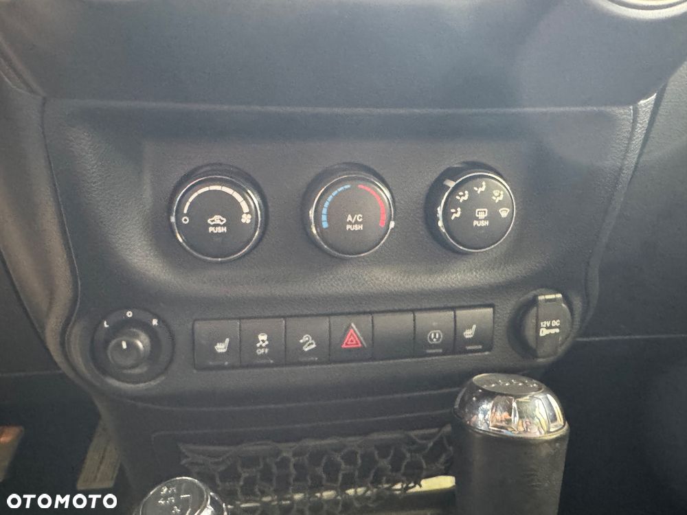 Jeep Wrangler Unlimited 3.6 Automatik Sahara - 21