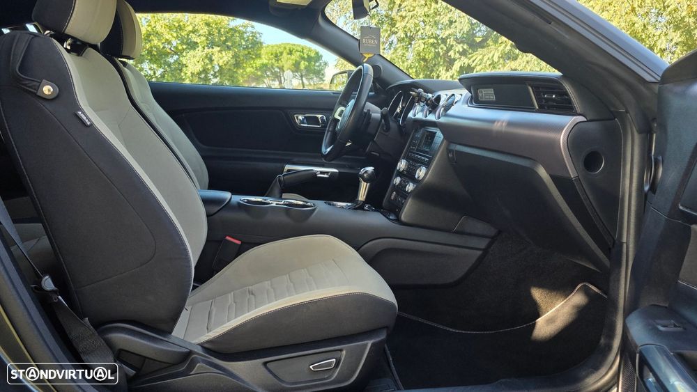 Ford Mustang 2.3i EcoBoost Aut. - 10