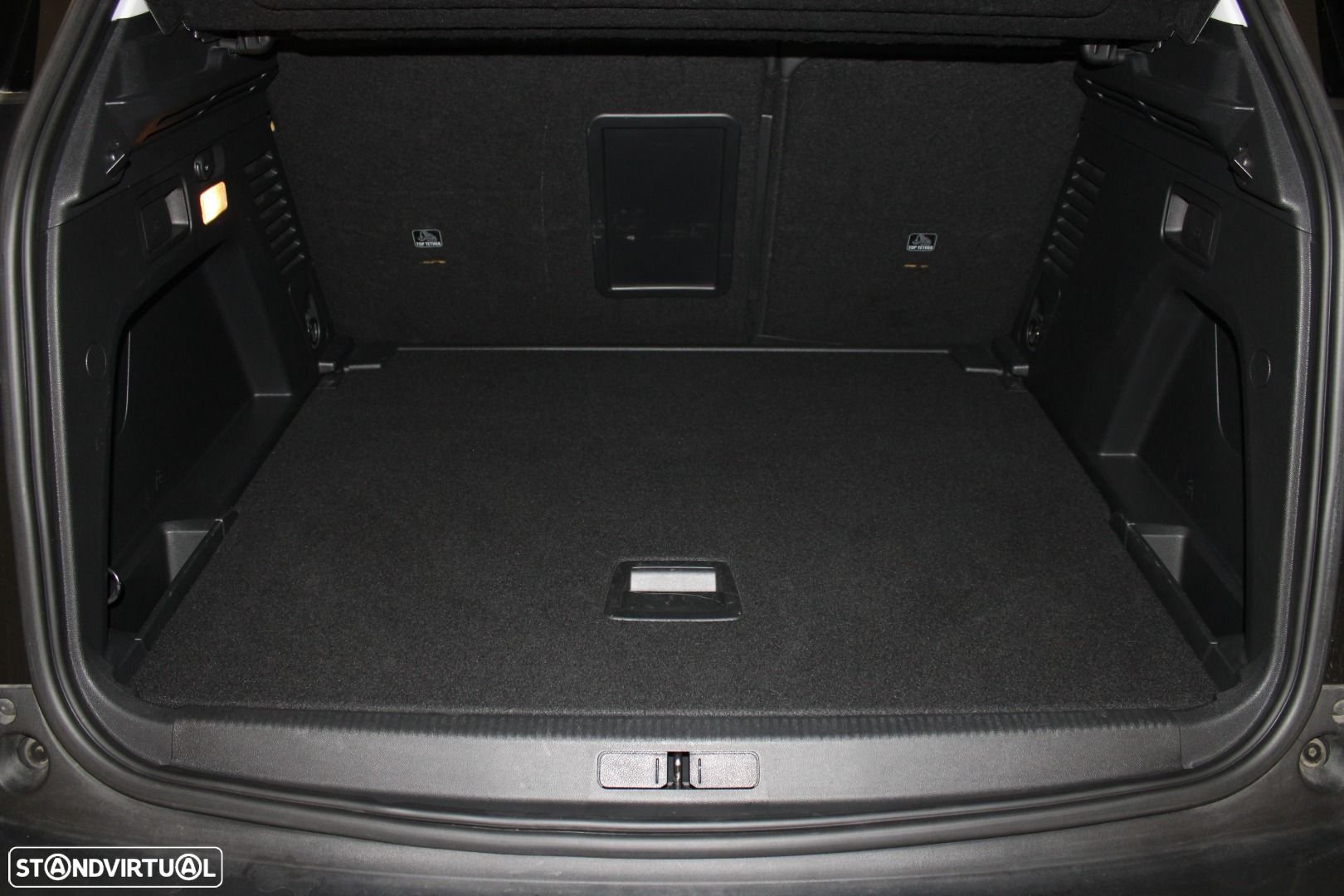 Peugeot 3008 1.5 BlueHDi Allure EAT8 - 29