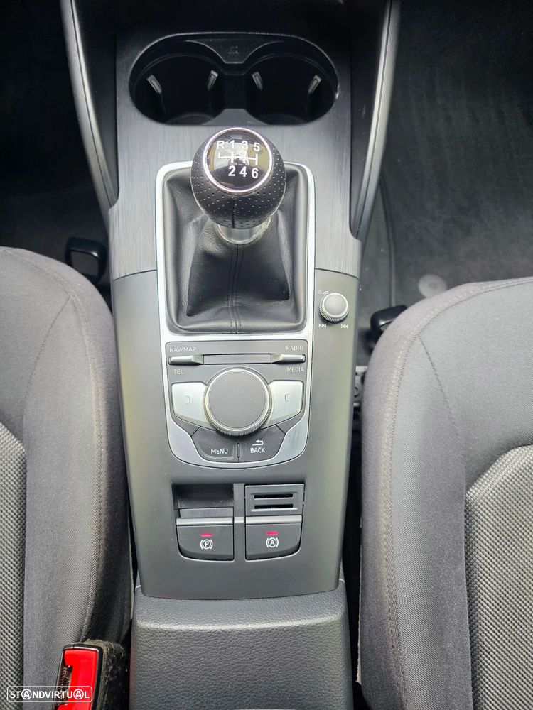 Audi A3 Sportback 1.6 TDI Design - 38