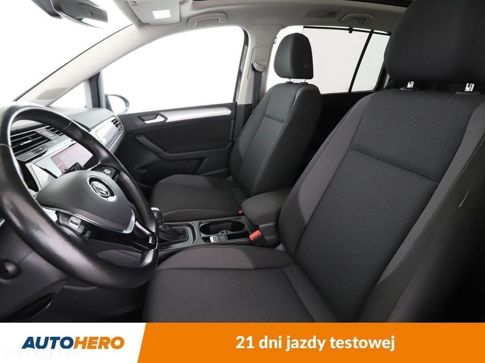 Volkswagen Touran - 10