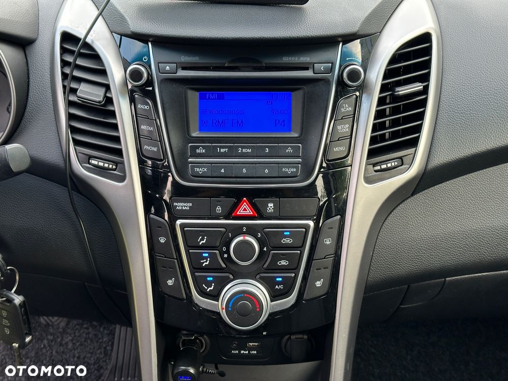 Hyundai i30 blue 1.4 Style - 24