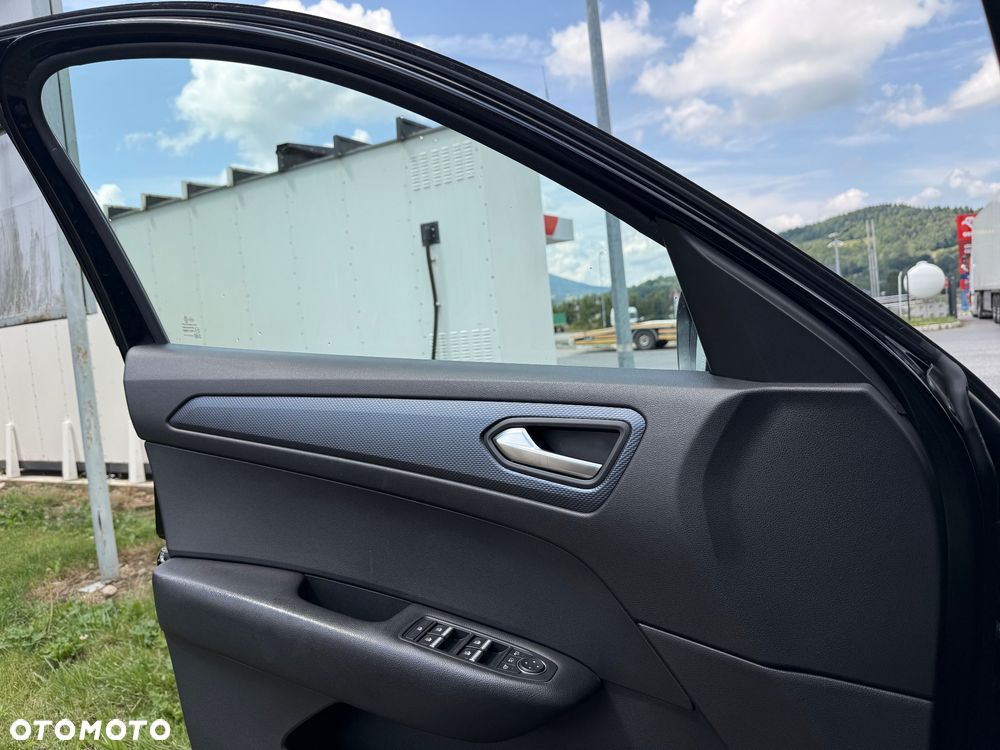 Renault Arkana E-TECH 145 INTENS - 13