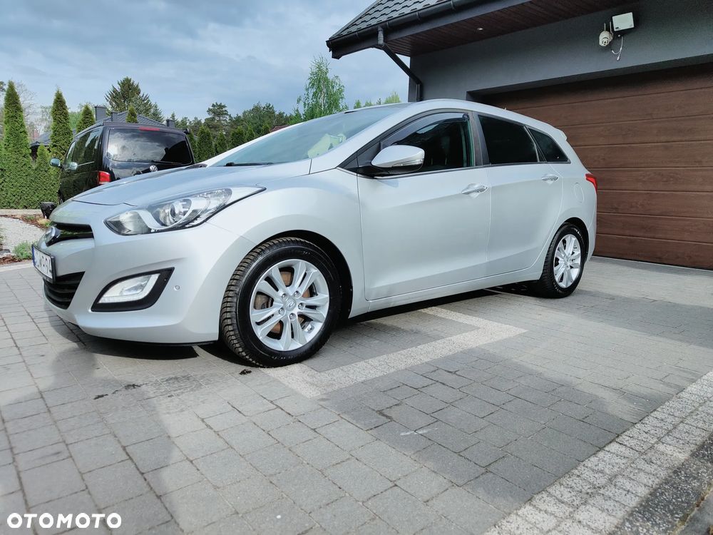 Hyundai i30 blue Kombi 1.6 CRDi Classic - 25